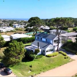 Best Vila in José Ignacio - Pinar del Faro with maid!، فندق في خوسيه اجناسيو