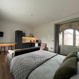 Crossdrum Courtyard Accommodation, готель у місті Oldcastle