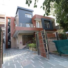 Capital O Esscon House Near Payal Cinema, отель в Гургаоне