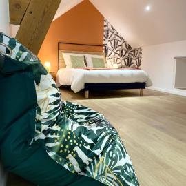 La chambre aux hommes, hotel v destinácii Lusignan