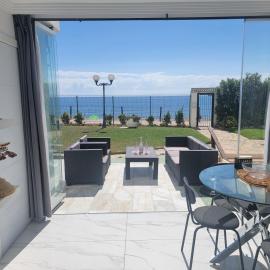 Beachfront Haven, hotel in Mijas Costa