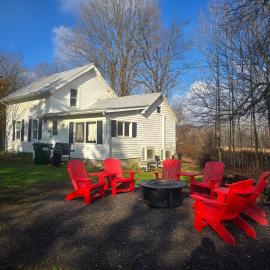 Big Barn Lodge - Farm House