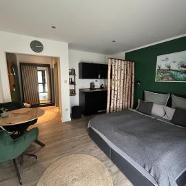 Ferienwohnungen mit Feldblick, hotel u gradu 'Schwerin'