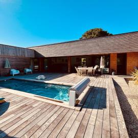 6-person villa with pool