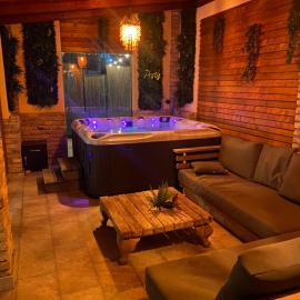 Sarajevo Deluxe penthouse and pool