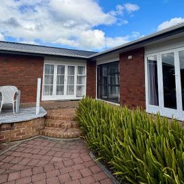Location Location 400m From Beach and Town Centre, hotel in Whitianga