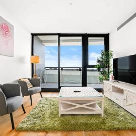Galleria - Sleek & Sunlit Living in Glen Waverley