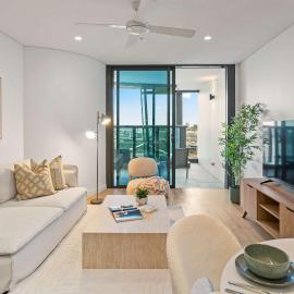 Brisbane City 2BR Apartment River and Fireworks View