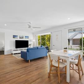 2 Bedroom Ground Level Villa in Tropical 4* Resort, Hotel in Noosaville