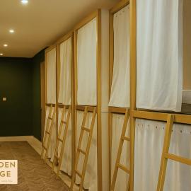Golden Cage Heritage Hostel، فندق في دينباسار