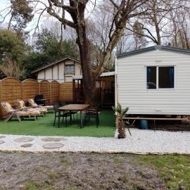 jolie bungalow 2 pas du lac、サンギネのホテル