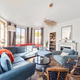 Grand T4 Luxe, SPA, Cheminée Baby-foot, Jardin, hotel in Aix-les-Bains