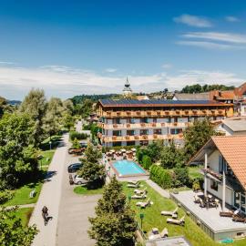 Viesnīca Hotel Restaurant Zum Goldenen Anker mit Hallenbad & Wellnessbereich pilsētā Windorf