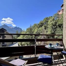 Spacious apartment in Briançon for 10 people，布里昂松的飯店