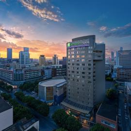 Holiday Inn Express Kunming Railway Station by IHG, viešbutis mieste Kunmingas
