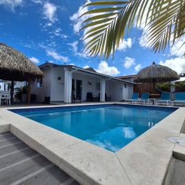Caribbean Breeze- 4 Bedroom- 4 ensuite bathrooms