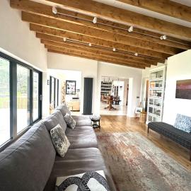 6BR Designer Home OR SEPARATE 2BR Guesthouse OPTION, hotel in Fethard on Sea