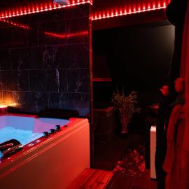 Dark love room, hotel v destinaci Saint-Omer
