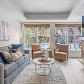 Spacious 2BR Oasis with Pool and Gym Close to Banff