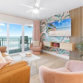 Paradise Beach Club - Oceanfront and Penthouse, hotel di Satellite Beach