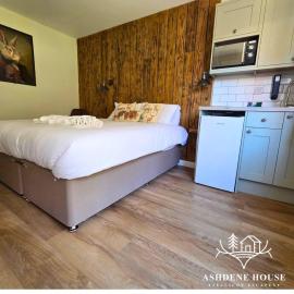 The Woodland Hare - Room 5 - New Forest, Hotel in Dibden