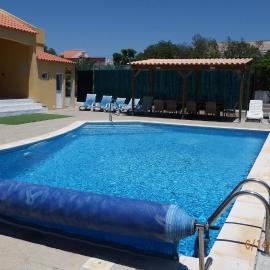 Spacious Villa Lara Estoi with heated pool, hotel a Faro