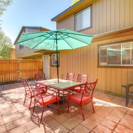 Flagstaff Townhome w/ Grill ~ 3 Mi to Downtown!, hotel in Flagstaff