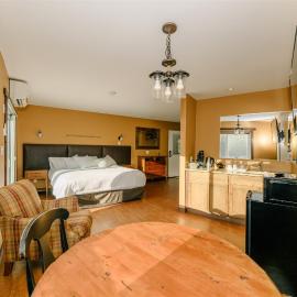 Similkameen Valley Resort, hotel em Cawston