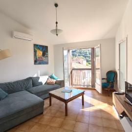 Bright apartment with two bedrooms in Ajaccio, hotel sa Cauro
