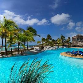 Archipel Guadeloupéen - Entre grand balcon, piscine & lagon - Élégant cocon d'architecte 2 étoiles