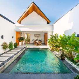Arkarhea Villa, BRAND NEW! 2BR Tropical Villa with Pool, Canggu