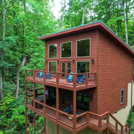 New Cozy Mountain Chalet Hot Tub Near Downtown