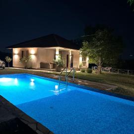 Slatinska idila - kuća sa bazenom, hôtel à Bunar