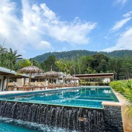 The Palm Villa, hotel in Ban Ai Dao