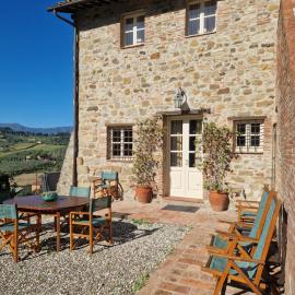 Mammolino - Medieval Mini-villa with Jacuzzi and stunning views, ξενοδοχείο στη Λούκα