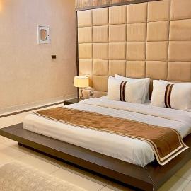 Royal Inn Hotel, hotel en Karachi