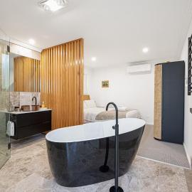 Luxe on Seacrest, hotel u gradu Encounter Bay