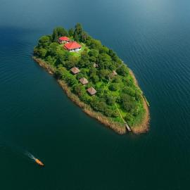 Sharp Island Gorilla Lodge, Lake Bunyonyi, Hotel in Kashasha