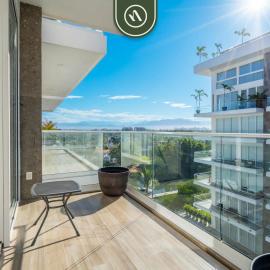 3BR Condo Right Next to the Beach - Pool - Palapa
