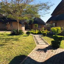 Nkanga Hotel, hotel Kasanéban