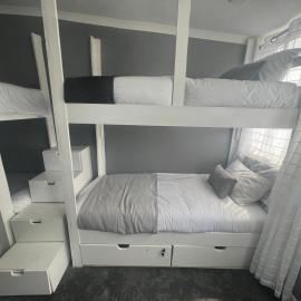 M and B MotherCity Backpackers