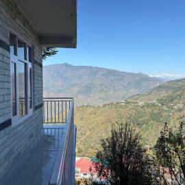Sunrise View Farm-stay -Narkanda, hotel u gradu Šimla