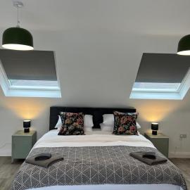 Pet Friendly 3 Bedroom House in Horley near Gatwick Airport with Garden and Free Parking, hotel u gradu Horley