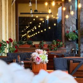 Hotel Valea Regilor Reghin，雷金的飯店