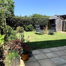 New Forest home - 4-beds and garden - 10 mins from Beach
