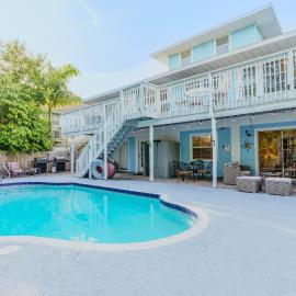100' from the beach, Elegant 3BR Beach Retreat, hotel in Sarasota