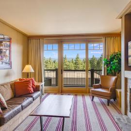 4070 Wilderness Retreat with Modern Amenities!, hotell i Cle Elum
