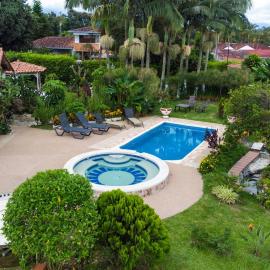 La Adorada Resort Boutique Villa, hotelli kohteessa Estación El Salto