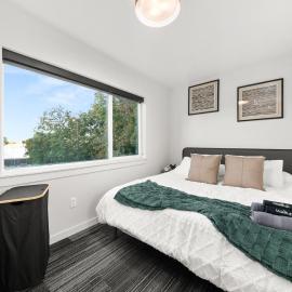 DT 2br 2bath Modern Apartment