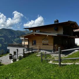 SonnenChalet Schlittenstadl, hotel in Ramsau im Zillertal